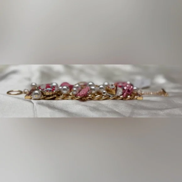 NWT 🧁🍰Betsey Johnson Sweet Bakery Charm Toggle Bracelet - Picture 10 of 12
